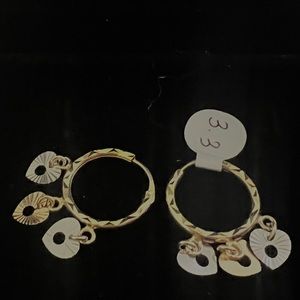 A gorgeous jewelry pure 14KT Gold Heart earrings !!!